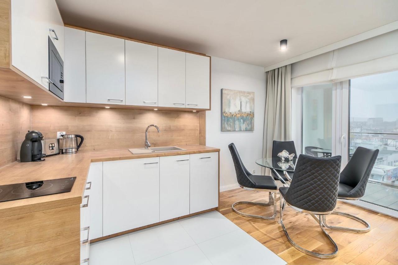 Apart111 Rodzinny 3 - 2 Sypialnie- Sauna, Silownia Apartment *